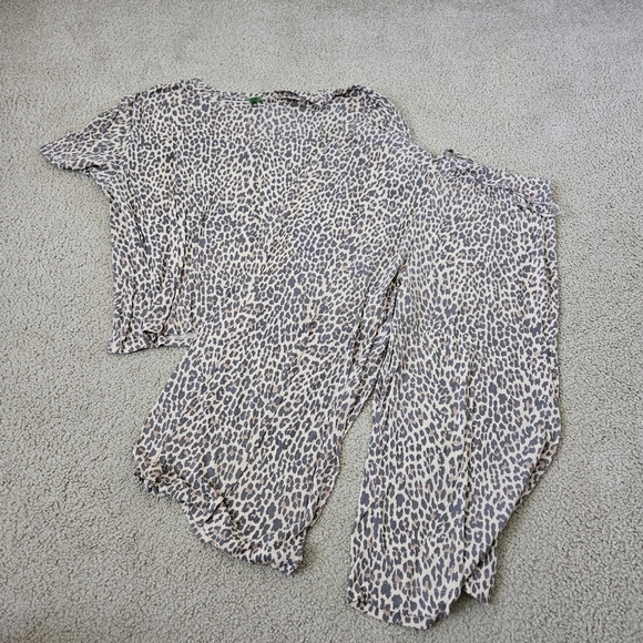 Leopard Print Honeydew Top and Pants Lounge Set M - Picture 1 of 7